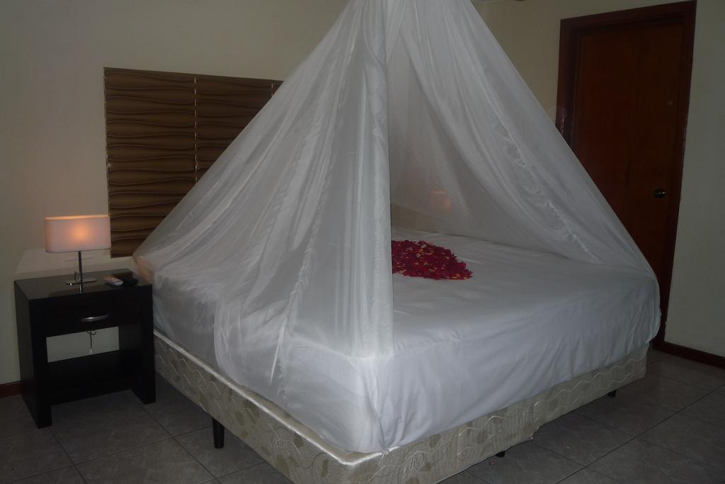 Hotel Boutique Valverde Cumbres De La Escalon Mejicanos Номер фото