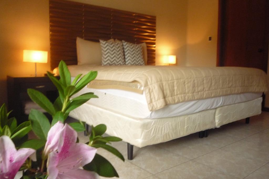 Hotel Boutique Valverde Cumbres De La Escalon Mejicanos Номер фото
