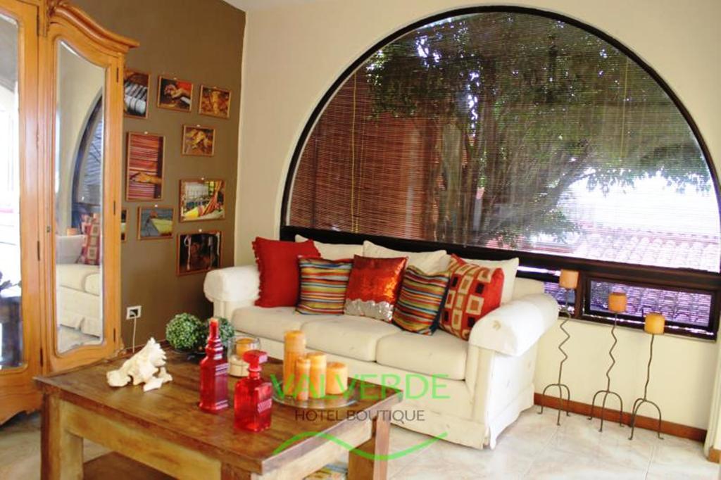 Hotel Boutique Valverde Cumbres De La Escalon Mejicanos Екстер'єр фото
